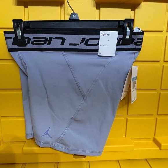Jordan Sport Women’s 5” shorts - Picture 1 of 5